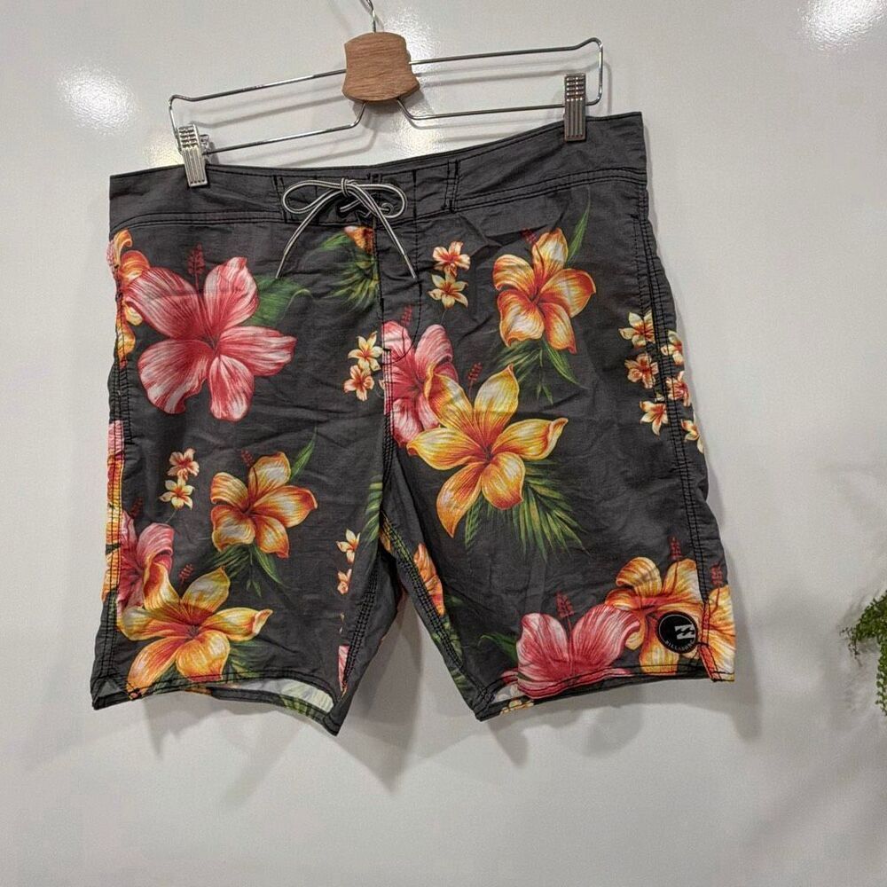 Men’s billabong tropical floral board shorts